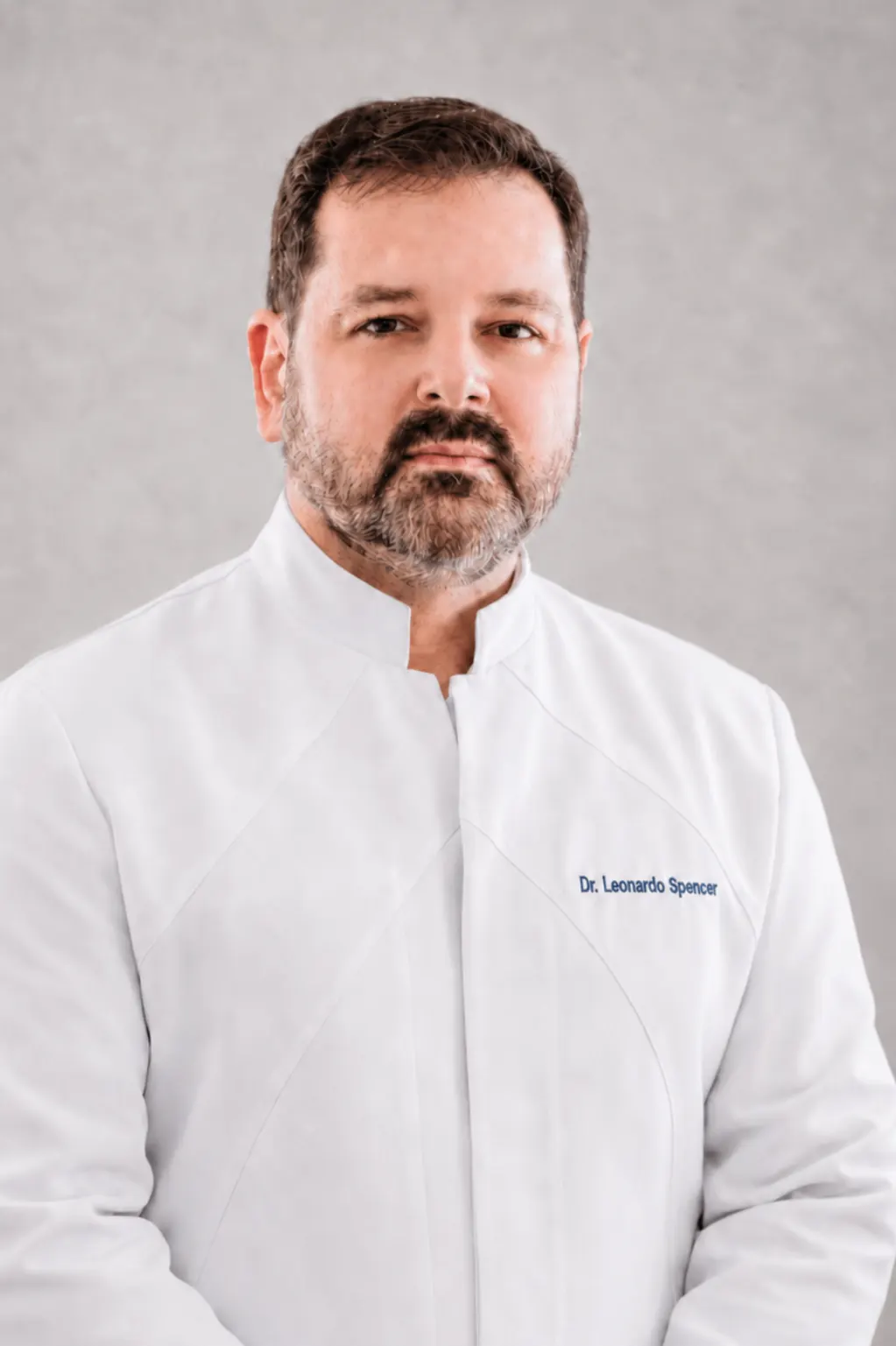 Dr. Leonardo Spencer, Cirurgião Plástico